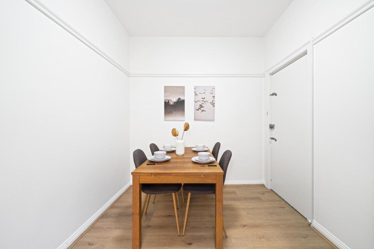 Burwood City Newly Renovated 2 Bed 2 Bath Free Private Parking Big Apt Sydney Exterior foto