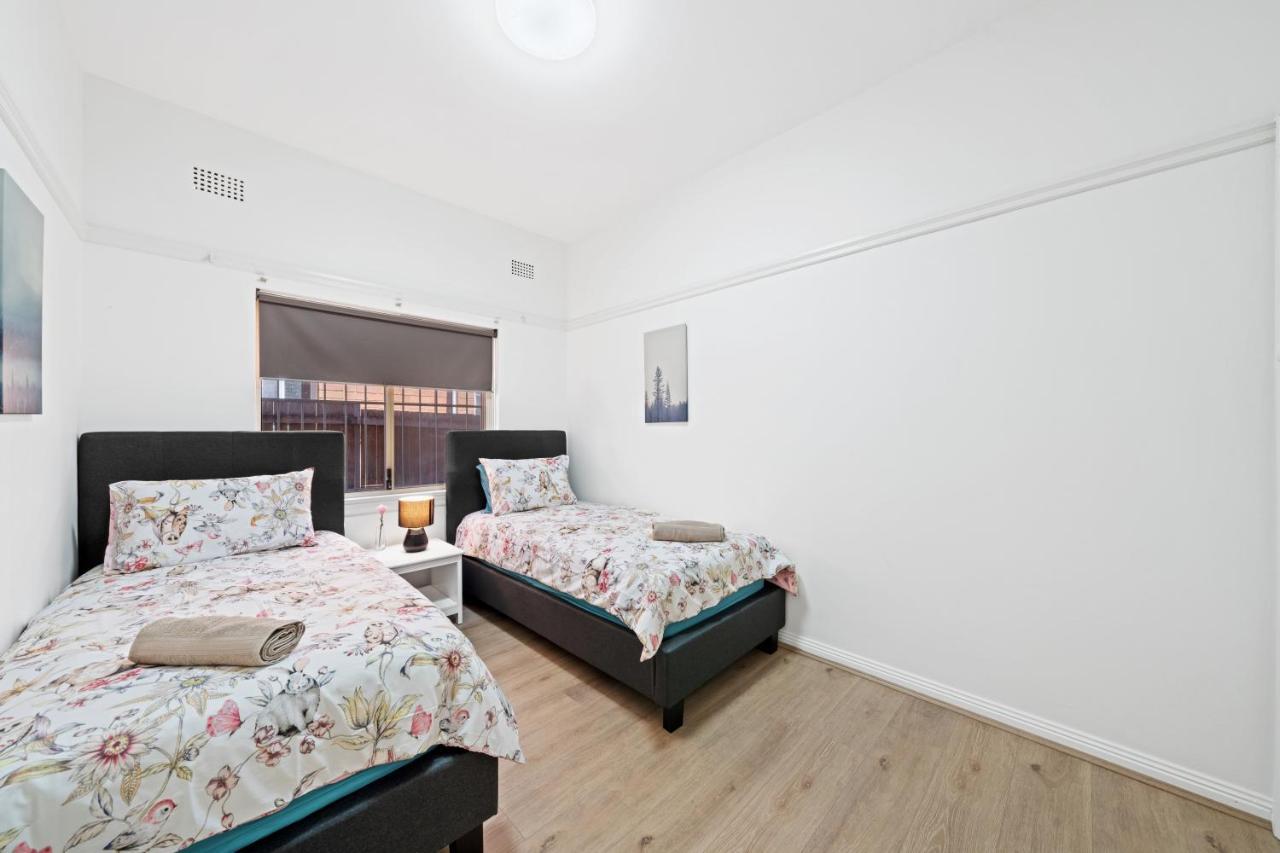 Burwood City Newly Renovated 2 Bed 2 Bath Free Private Parking Big Apt Sydney Exterior foto