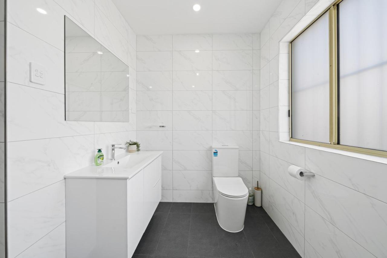 Burwood City Newly Renovated 2 Bed 2 Bath Free Private Parking Big Apt Sydney Exterior foto